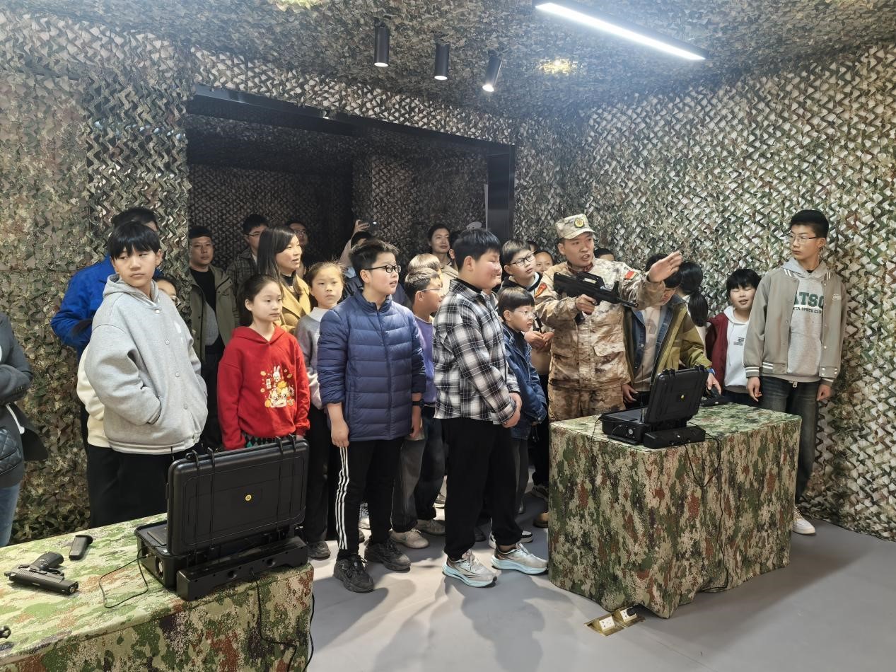 https://lm.ahlib.com/file/group2/M00/03/77/wKhC6mfhD8eEc-7VAAAAAP-kybI614.jpg